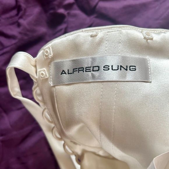 Alfred Sung Wedding Dress 6572 - Picture 6 of 8